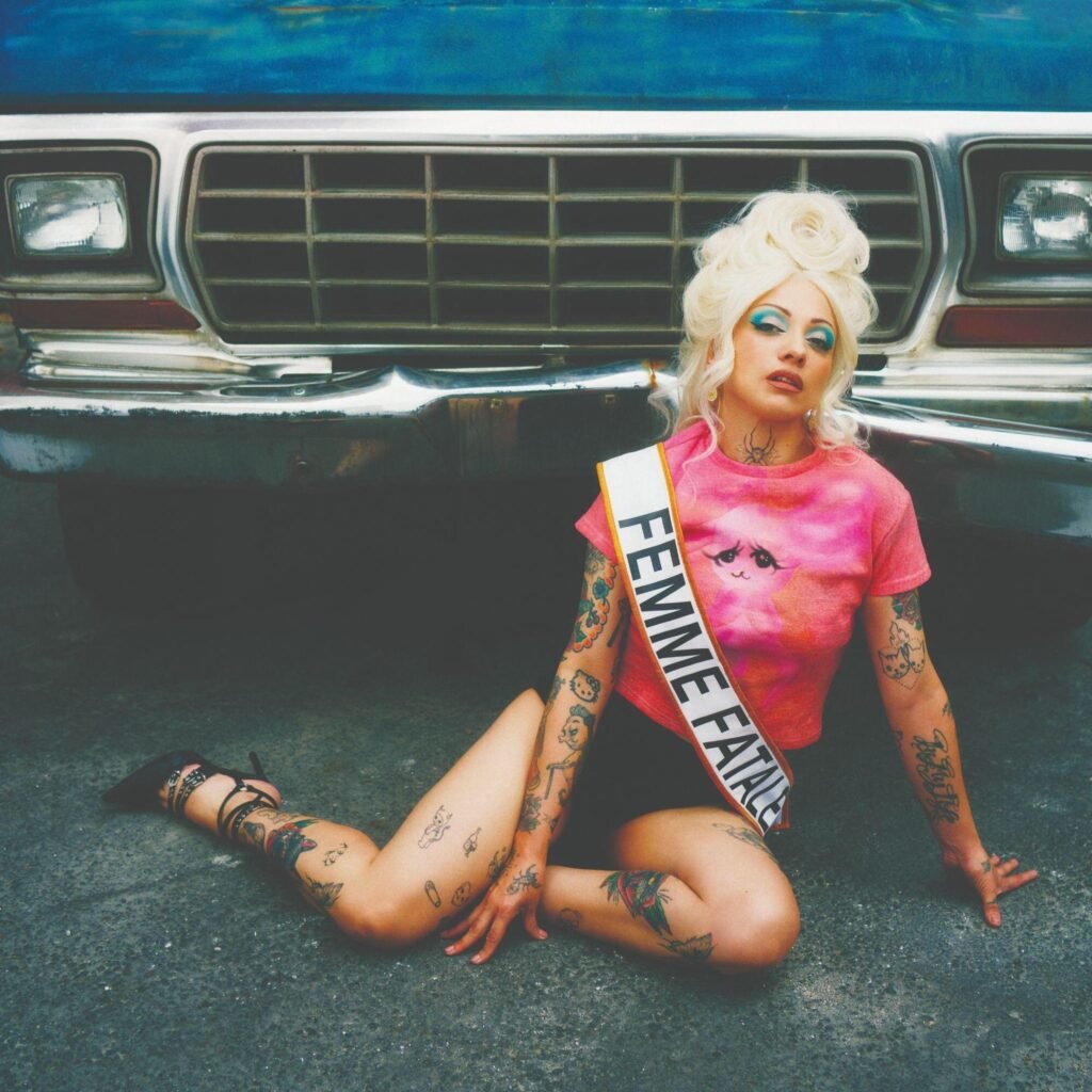 MON LAFERTE EXPLORA EL MISTERIO Y EL PODER DE LA MUJER EN SU NOVENO ÁLBUM,  FEMME FATALE