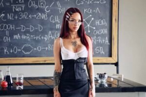 LA JOAQUI ESTRENA “TURR0LOGIA”, Y PRESENTA EL STARTER PACK DE UNA TURRA