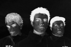 TÉRMINOS & CONDICIONES:&nbsp;USTED SEÑALEMELO LANZA NUEVO DISCO