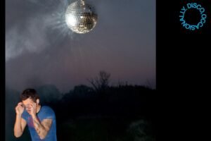 HARRY STYLES presenta su album KISS ALL THE TIME. DISCO, OCCASIONALLY. ya disponible