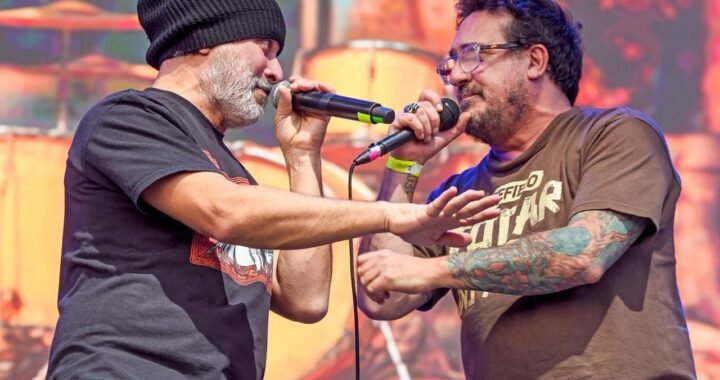 LA VELA PUERCA CELEBRÓ SUS 30 AÑOS EN ESPAÑA: LA HISTORIA SIGUE Y EL FESTEJO TAMBIÉN