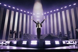 EL IMPACTANTE SHOW DE ALEX ANWANDTER EN SANTIAGO, CON MOVISTAR ARENA AGOTADO, ANTICIPA UNA GRAN PISTA DE BAILE EN EL TEATRO GRAN REX 